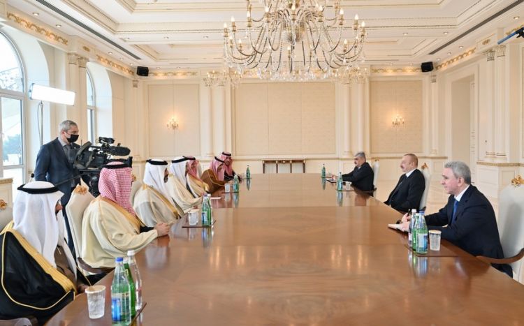 Президент Ильхам Алиев принял делегацию во главе с министром инвестиций Королевства Саудовская Аравия ОБНОВЛЕНО