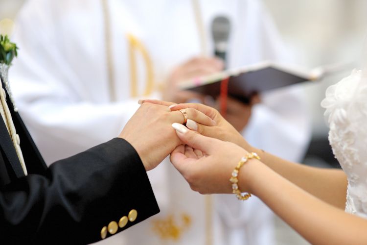 Ölkədə nikah yaşı 18 qəbul edilməlidir - Komitə sədri