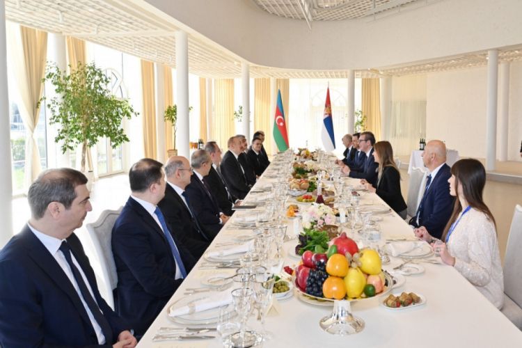 От имени Президента Азербайджана в честь Александара Вучича дан обед