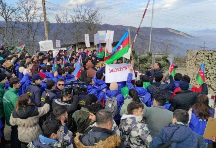 Проживающие в Техасе азербайджанцы поддержали акцию протеста на дороге Шуша-Ханкенди
