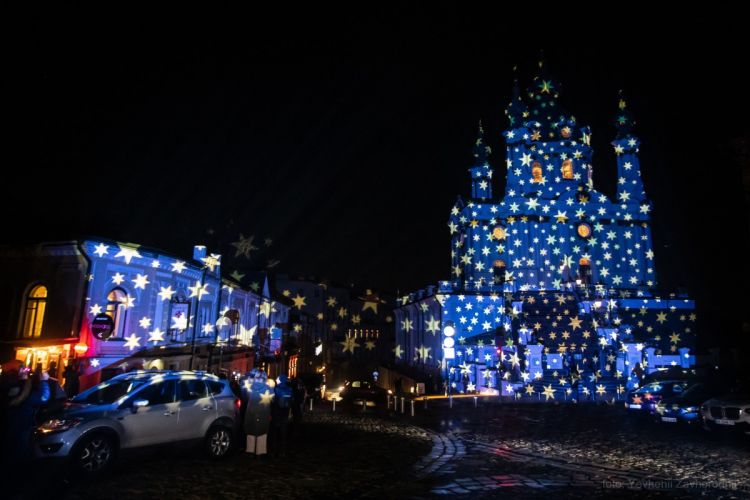 Всемирно известный художник по свету подсветил здания Киева перед Рождеством