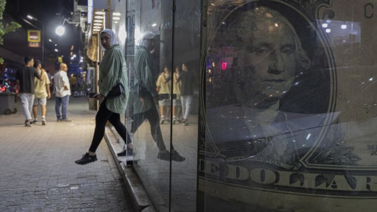 أزمة الدولار في مصر بين البطاقات الائتمانية والنساجون الشرقيون