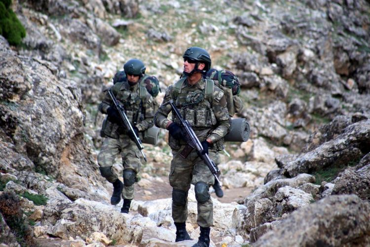 Türkiyə ordusu Suriyada 10 kürd terrorçusunu MƏHV ETDİ