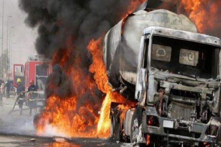 В Гарадаге загорелся бензовоз, погиб один человек