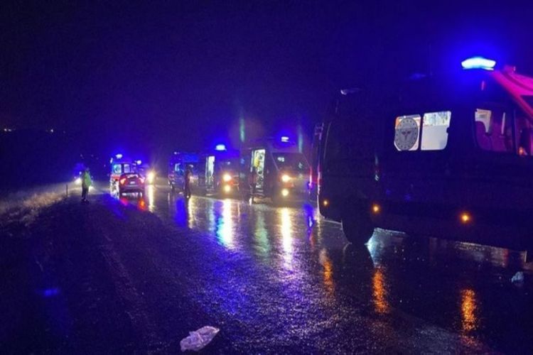 Türkiyədə sərnişin avtobusu aşıb 5 ölü, 22 yaralı