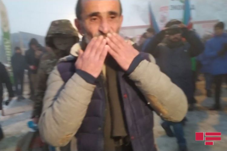 Армянскому жителю Карабаха, обратившемуся за помощью, предоставили еду и сигареты, отправили его из Шуши в Ханкенди