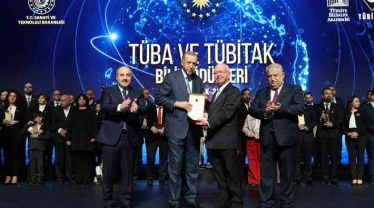 أردوغان يمنح مؤرخاً إسرائيلياً جائزة لأبحاثه عن العهد العثماني