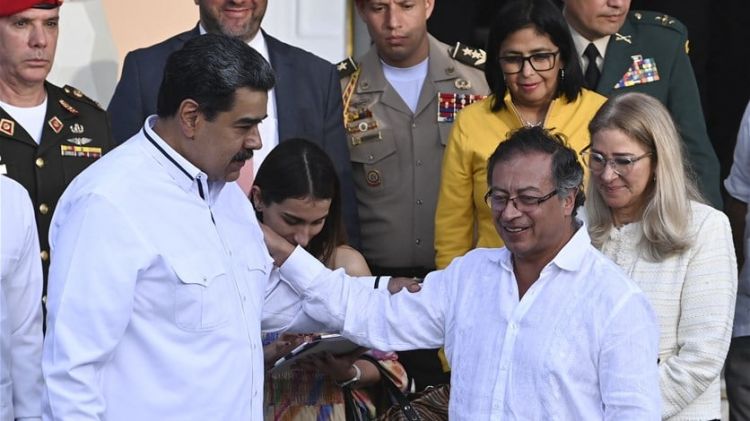 رئيس كولومبيا يتوجه إلى فنزويلا في زيارة غير معلنة