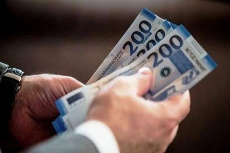 В Азербайджане за прошедший год денежная база уменьшилась на 2,7%