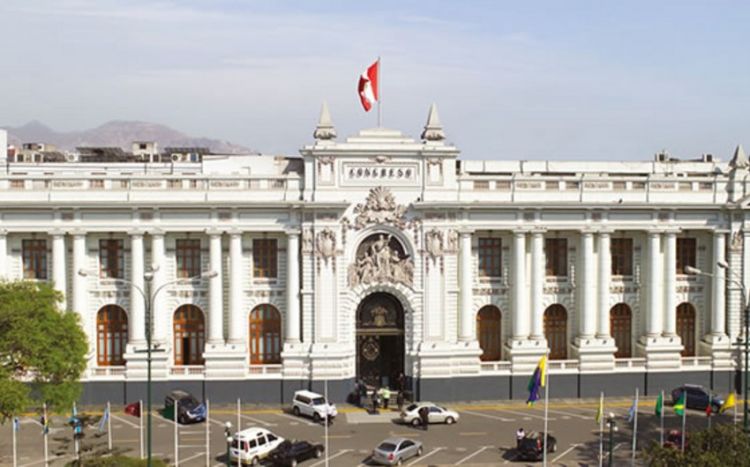 Peru hakimiyyəti ölkədə fövqəladə vəziyyət elan edib