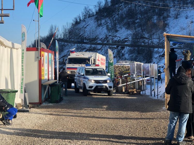 11 vehicles of Russian peacekeepers move freely on Khankandi-Lachin road