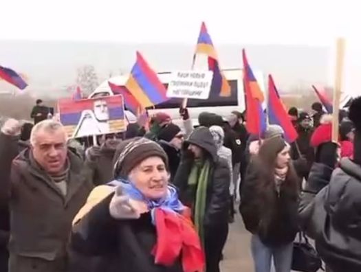 Акция у российской военной базы в Армении