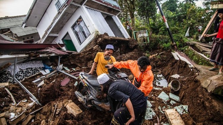 6.2 magnitude earthquake hits off Indonesia's Sumatra USGC