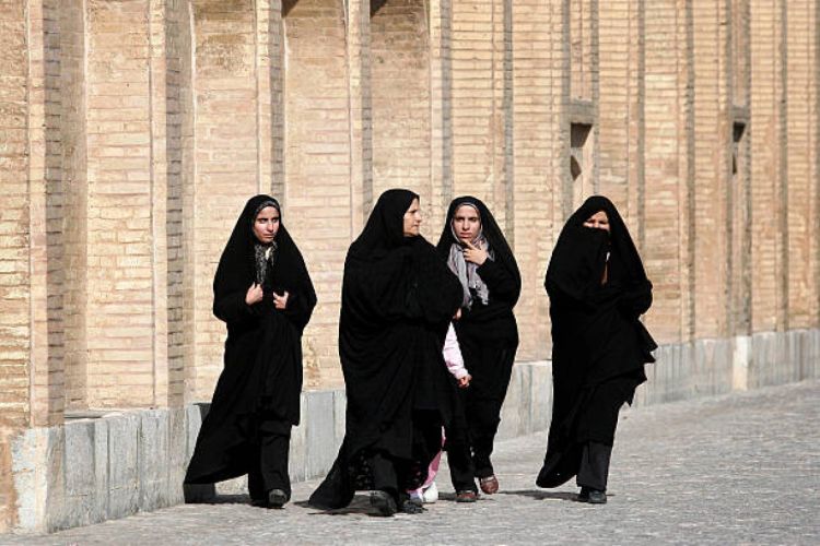 В Иране из тюрем освобождены около тысячи женщин