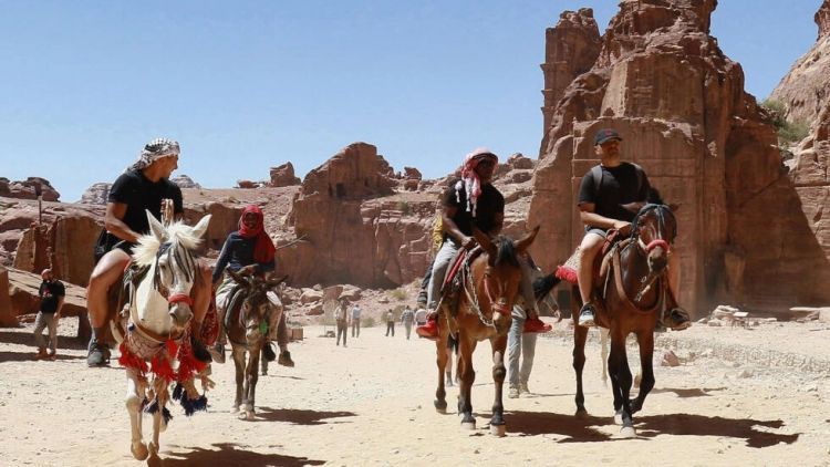 انتعاش قطاع السياحة في مدينة البتراء الأردنية الأثرية