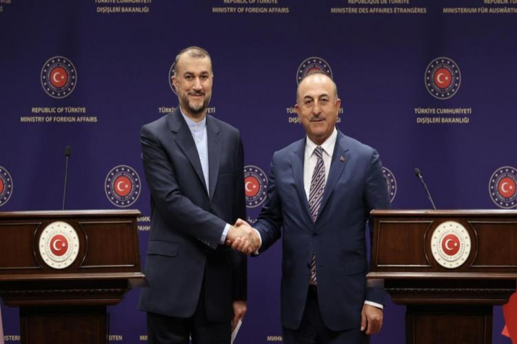 Чавушоглу и Абдуллахиан обсудили проведение встреч в форматах 3+3 и Азербайджан-Турция-Иран
