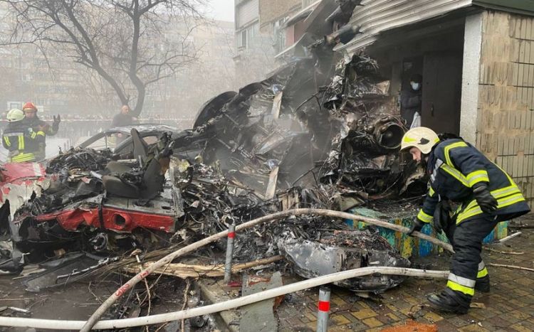 В результате крушения вертолета погибли 17 человек, среди них глава МВД Украины