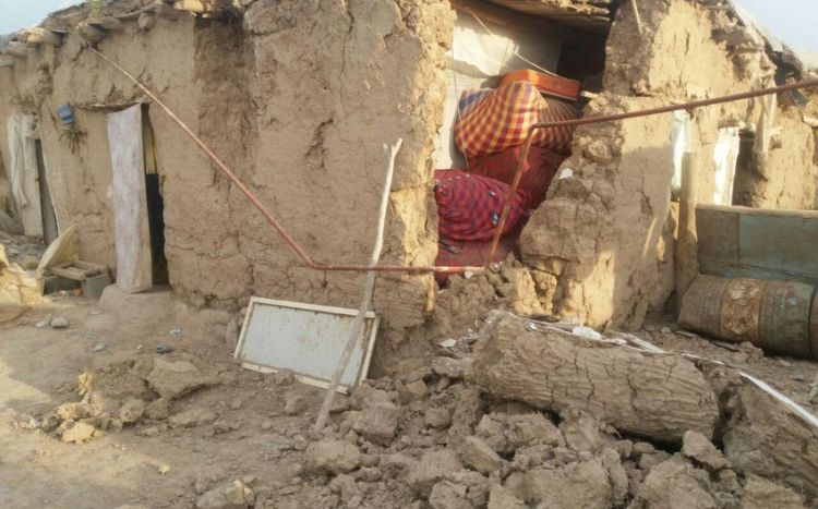 Оставшиеся без крова после землетрясения в Южном Азербайджане заявили о безразличии иранских властей