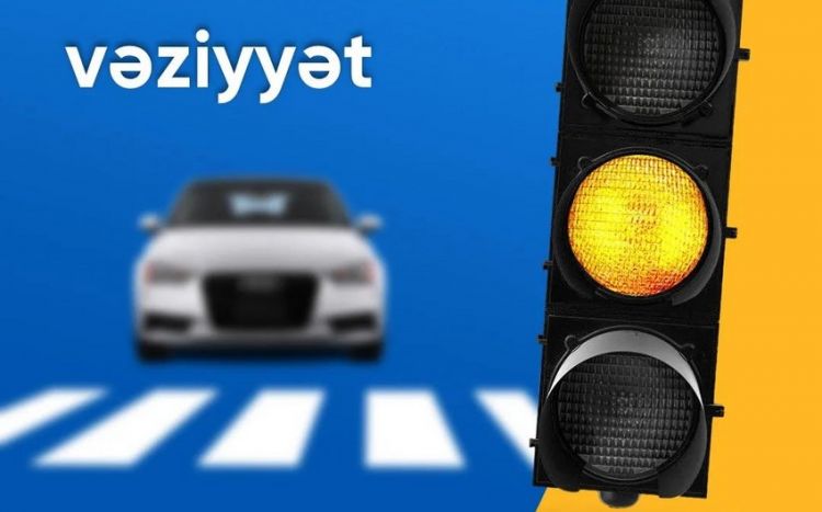 На некоторых улицах Баку затруднено движение транспорта - СПИСОК