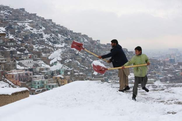 موجة البرد القارس تودي بحياة أكثر من 120 شخصا في أفغانستان
