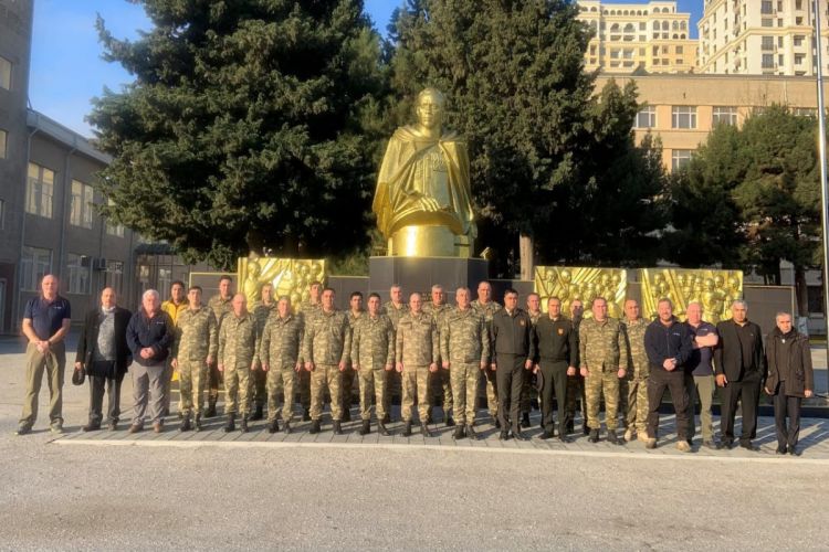 Британские специалисты обучают офицеров азербайджанской армии