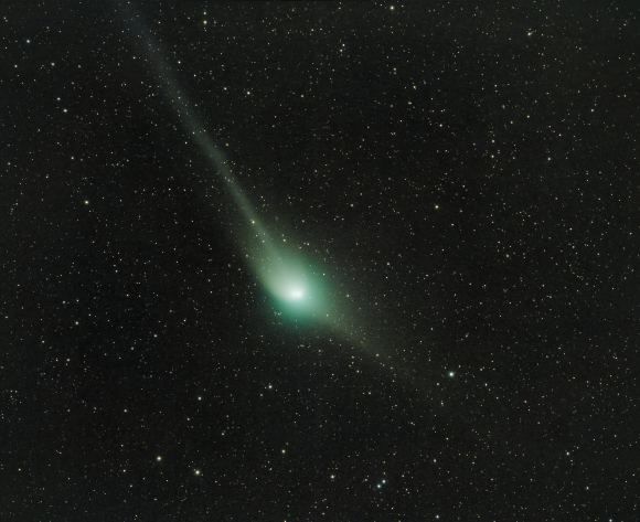 Spectacular Images of the Rare ‘Green Comet’ Gracing Our Skies