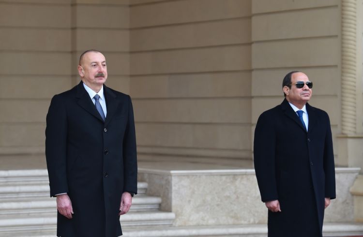 الرئيس  الأذربيجاني إلهام علييف يستقبل الرئيس المصري عبد الفتاح السيسي في باكو