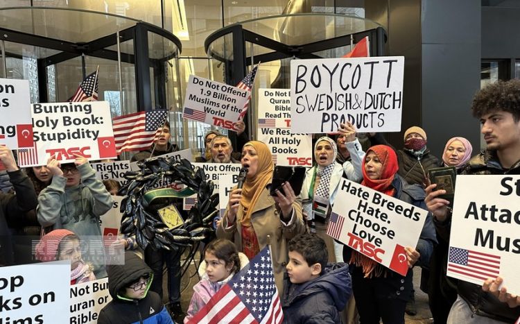 В Нью-Йорке прошла акция протеста в связи с сожжением Корана в Стокгольме