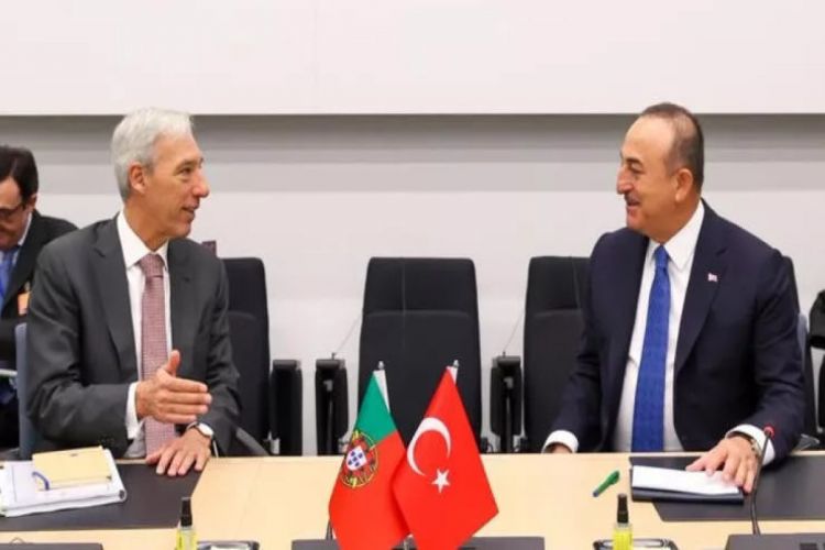 Чавушоглу: Турция не против расширения НАТО