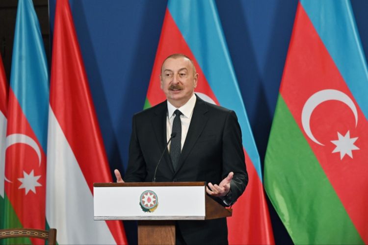Президент: Мы видим хорошие возможности для сотрудничества с Венгрией в области разминирования