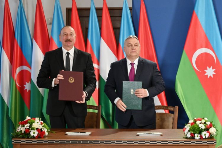 Между Азербайджаном Венгрией подписана Совместная декларация о расширенном стратегическом партнерстве