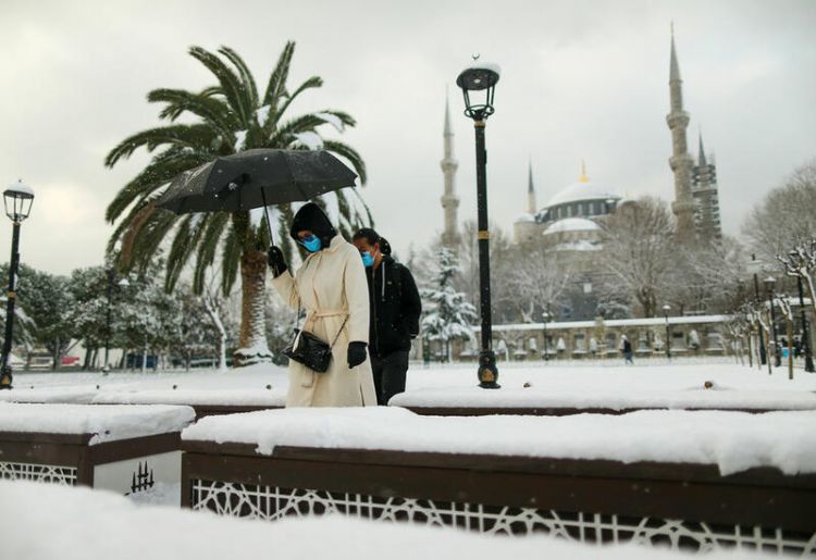 Сильнейший снегопад в Турции - ВИДЕО