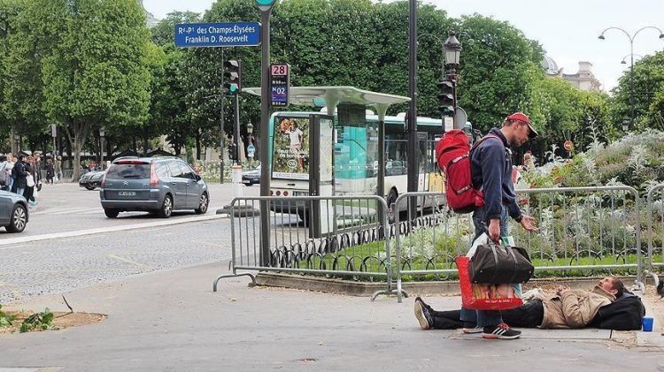 Number of homeless people in France more than doubled in last 10 years says group