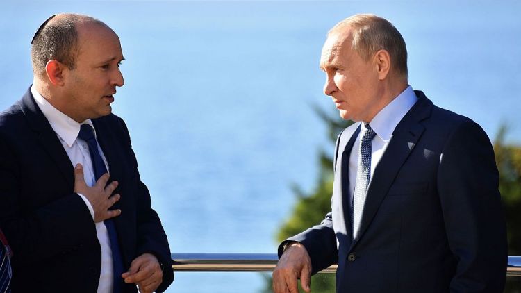 رئيس وزراء إسرائيل السابق: بوتين وعد بعدم قتل زيلينسكي