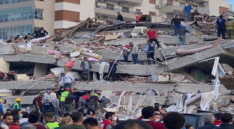 أذربيجان ترسل فريق بحث وإنقاذ إلى تركيا للمساعدة في إزالة آثار الزلزال