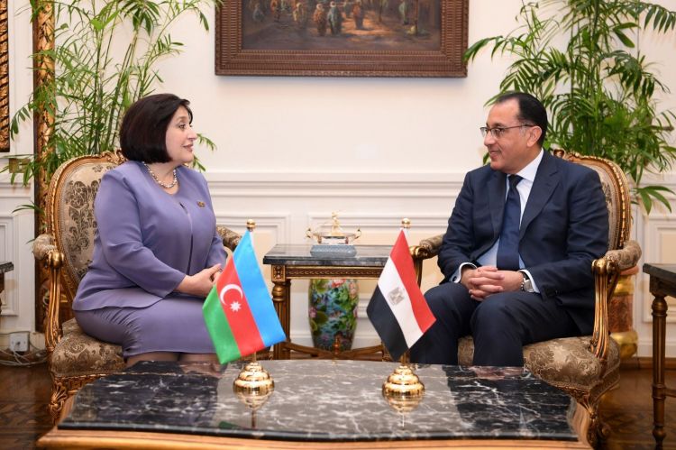رئيس الوزراء المصري يلتقي رئيسة المجلس الوطني لجمهورية أذربيجان
