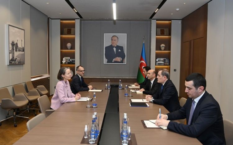 Завершилась дипломатическая деятельность посла Швейцарии в Азербайджане