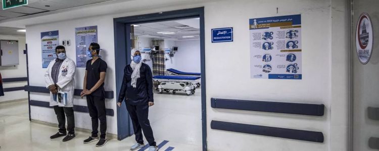 هجرة الأطباء من مصر... أزمة تعمق مآسي القطاع الطبي