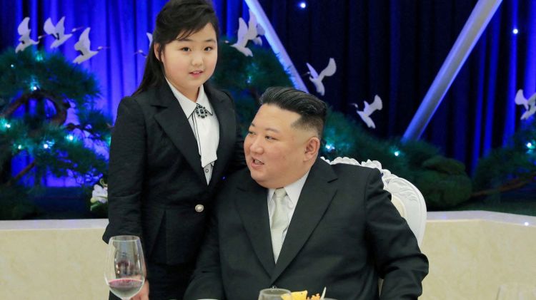 Kim Jong Un makes rare appearance with daughter at military banquet
