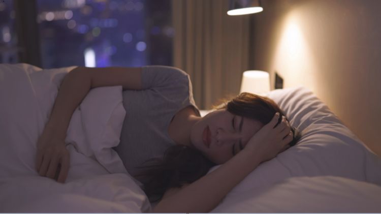 ماذا يحدث لجسمك إن نمت أقل من 6 ساعات نوم في اليلة؟