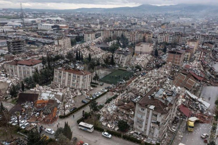 После землетрясения в Турции зафиксировано 1604 афтершока
