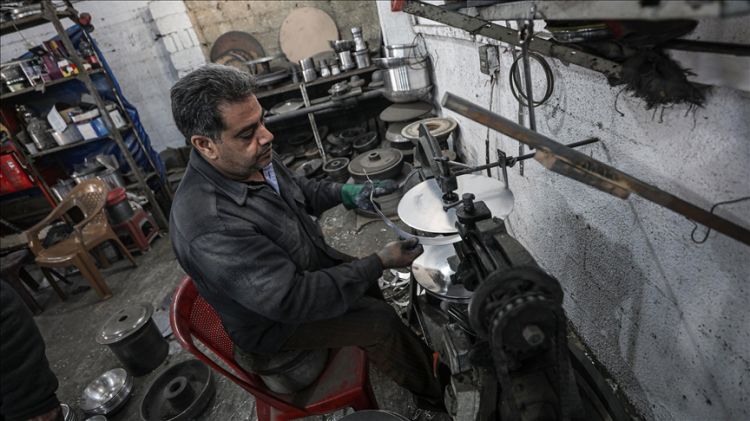 صناعة الألمنيوم تنتعش في غزة رغم الأوضاع الاقتصادية الصعبة