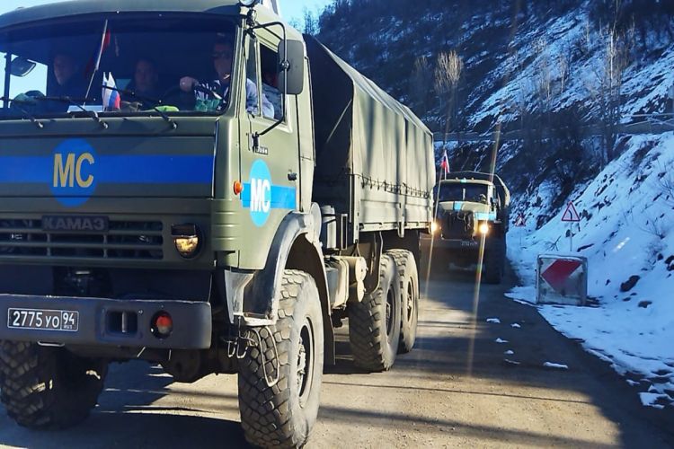 По дороге Лачин-Ханкенди беспрепятственно проехали грузовые автомобили РМК