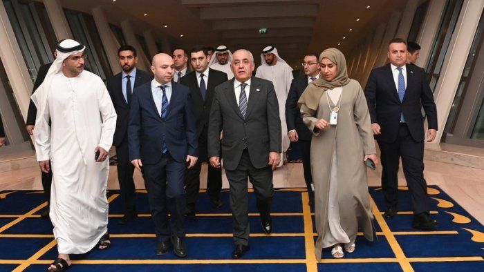 رئيس وزراء أذربيجان يصل الإمارات العربية المتحدة في زيارة رسمية