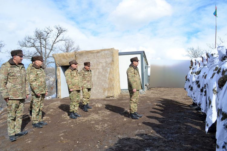Закир Гасанов проверил боевую деятельность воинских частей на освобожденных территориях