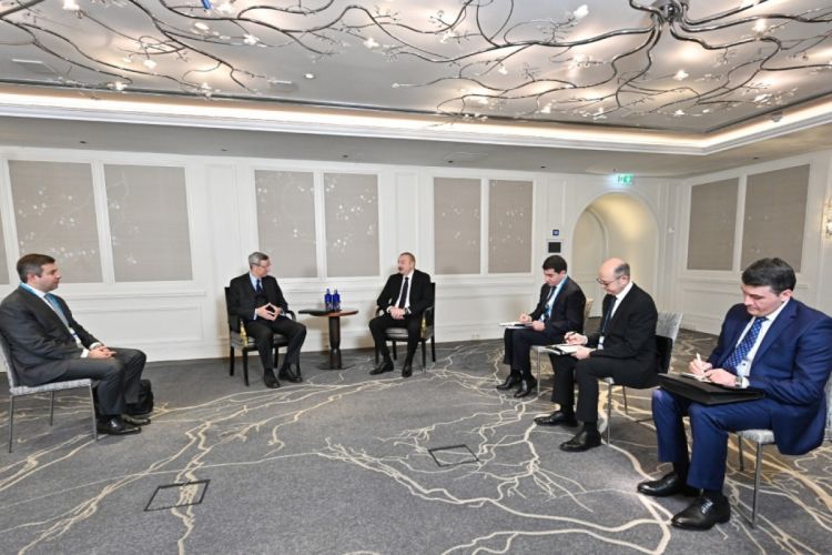 Президент Ильхам Алиев пригласил компании, входящие в Восточногерманскую бизнес-ассоциацию, совершить визит в Азербайджан