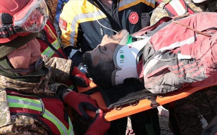 Спасенный в Хатае спустя 296 часов после землетрясения 12-летний ребенок скончался ОБНОВЛЕНО