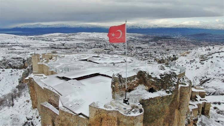عمره 5000 عام.. حي تركي يقف صامدا أمام كل الزلازل: لم يسقط فيه حجر واحد! (صور)