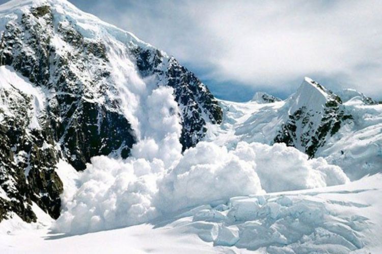 В Армении при сходе снежной лавины «УАЗ» скатился в ущелье, погибли двое военнослужащих