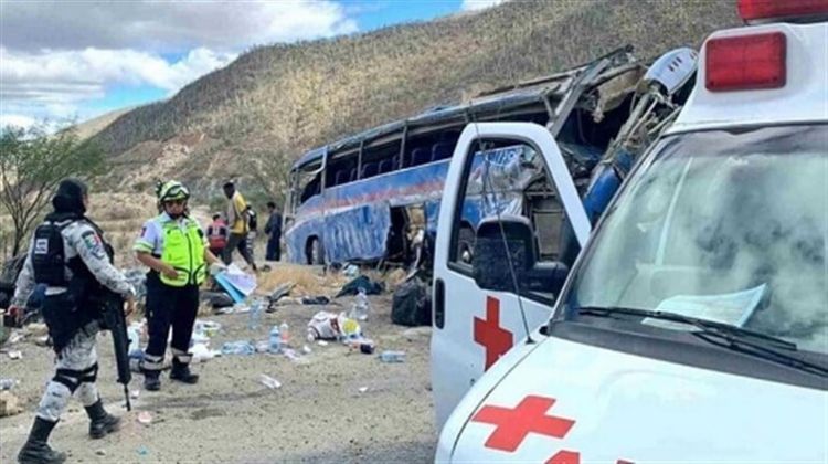 تحطم حافلة ركاب قي باكستان - قتلى وإصابات بالعشرات